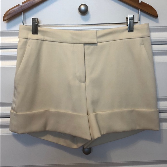 Rachel Zoe Ecru Tuxedo dress shorts. Size 6. - Picture 2 of 6